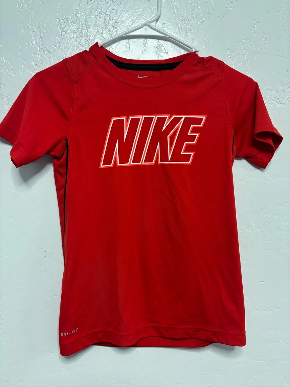 Boys size small Nike brand shirt, #K1242